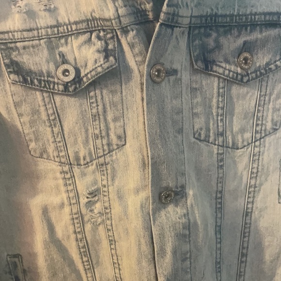 Girls size L(9-10) distressed jean coat. - Picture 4 of 9